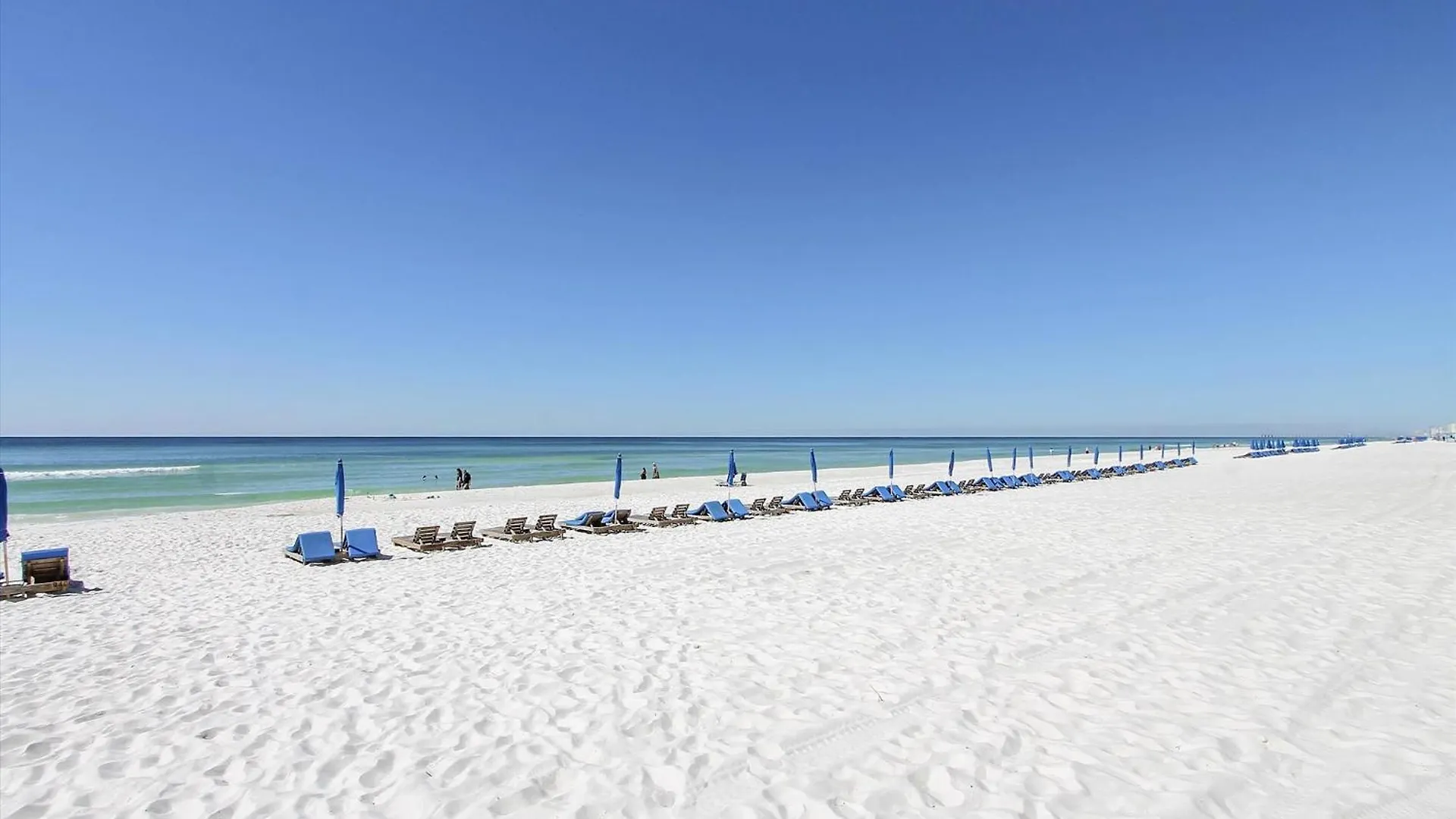 Shores of Panama 401: Beachfront 3-Bedroom Condo with Parking Panama City Beach Apartment
