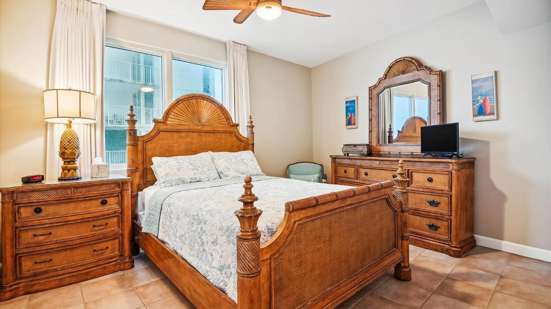 Shores of Panama 401: Beachfront 3-Bedroom Condo with Parking Panama City Beach United States