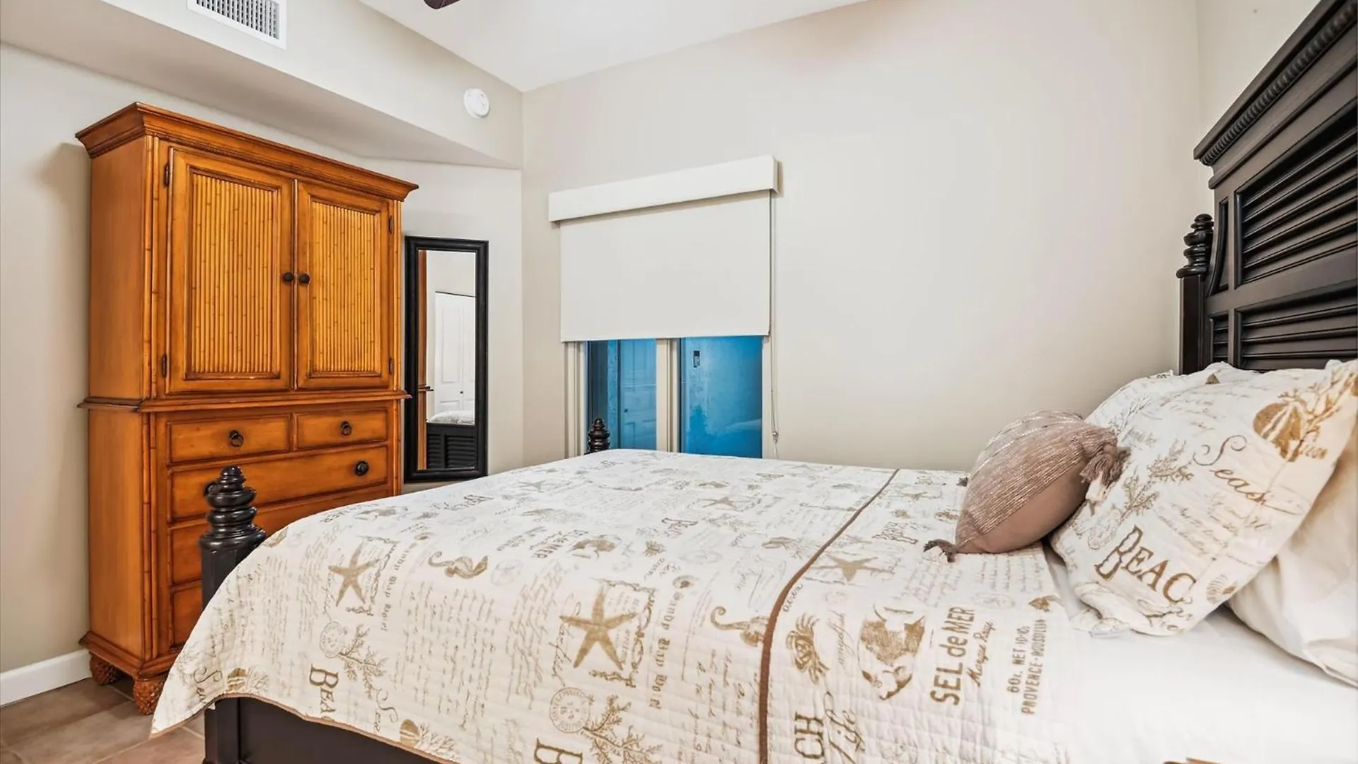 Shores of Panama 401: Beachfront 3-Bedroom Condo with Parking Panama City Beach 0*,  United States