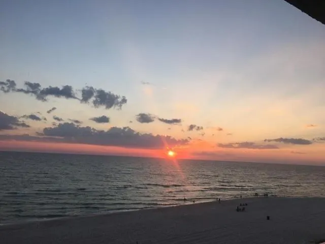 Apartment Shores of Panama 401: Beachfront 3-Bedroom Condo with Parking Panama City Beach United States